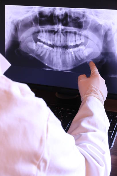 Best Broken or Cracked Tooth Emergency Dentist in Smithville, TX